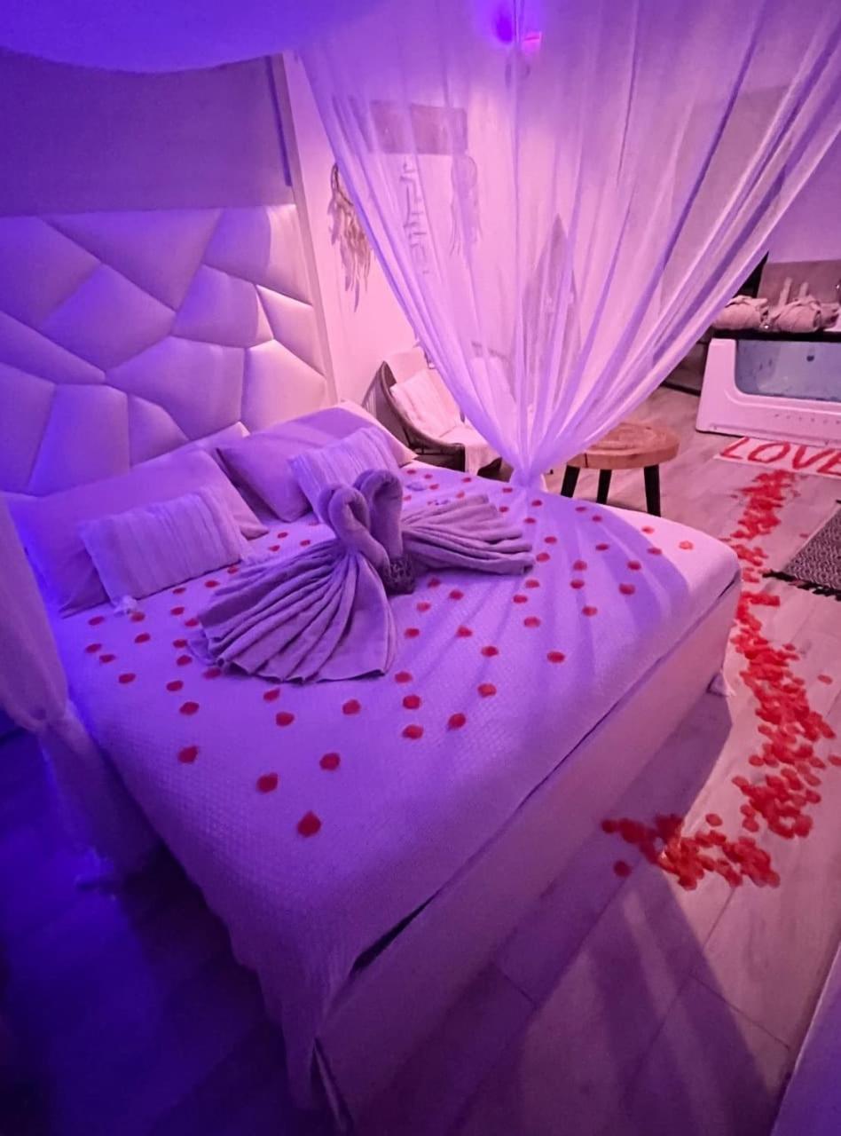 Villa Cocoon - Love Room Cocooning & 50 Nuances Cuges-les-Pins Eksteriør bilde